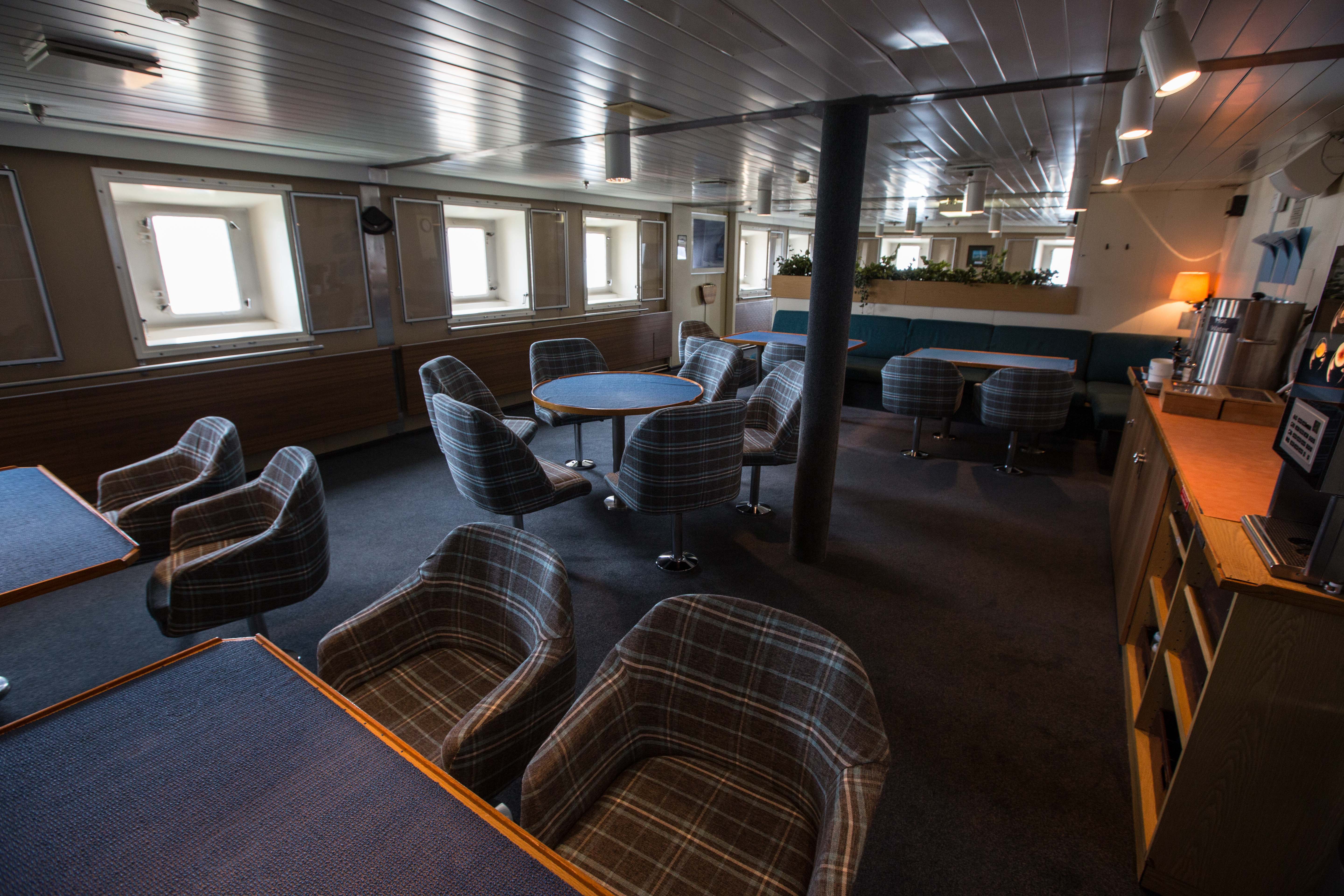 Quark Expeditions Kapitan Khlebnikov Lounge 5.jpg